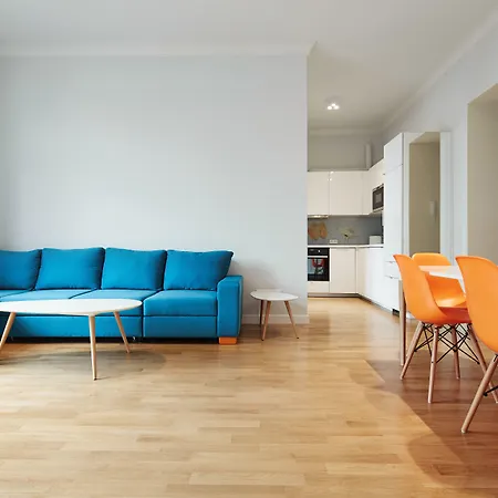 Crownhill Apartament *