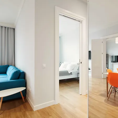 Crownhill Apartament *